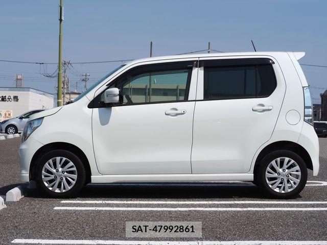 Suzuki WAGON R 2015-12 8232438-8