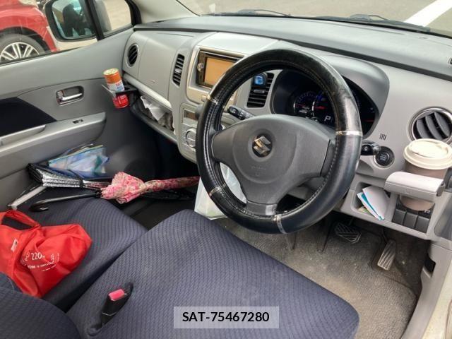 Suzuki WAGON R 2011-06 8232460-16