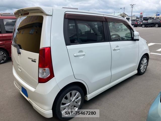 Suzuki WAGON R 2011-06 8232460-7
