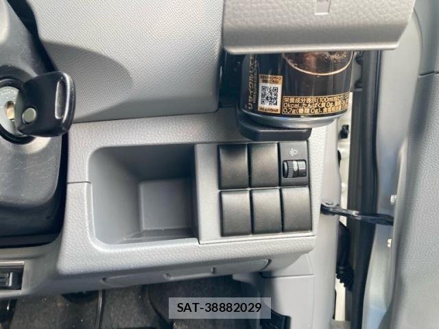 Suzuki WAGON R 2012-08 8232446-11