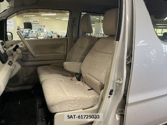Suzuki WAGON R 2017-11 8318151-18