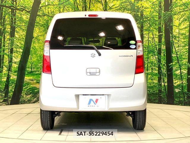 Suzuki WAGON R 2014-02 8318159-13