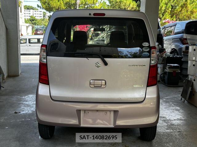 Suzuki WAGON R 2015-06 8338544-4