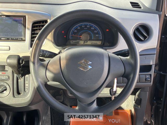 Suzuki WAGON R 2015-08 8369836-20