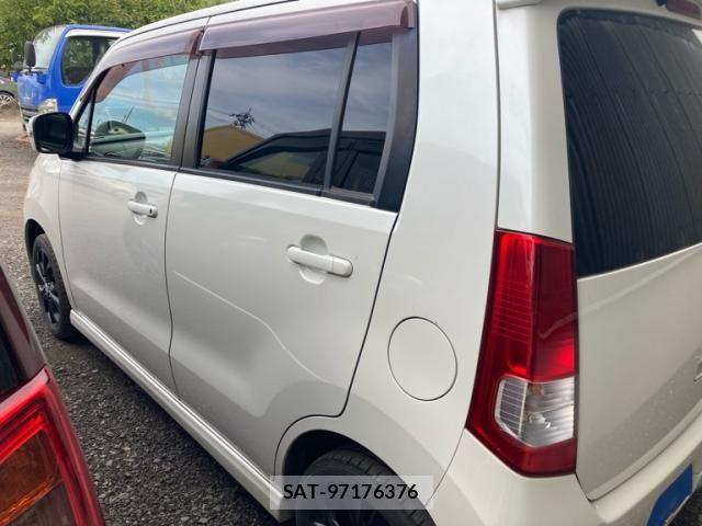 Suzuki WAGON R 2011-01 8369846-5