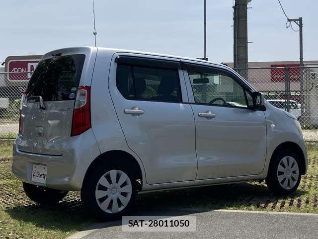 Suzuki WAGON R 2015-11 8369828-9