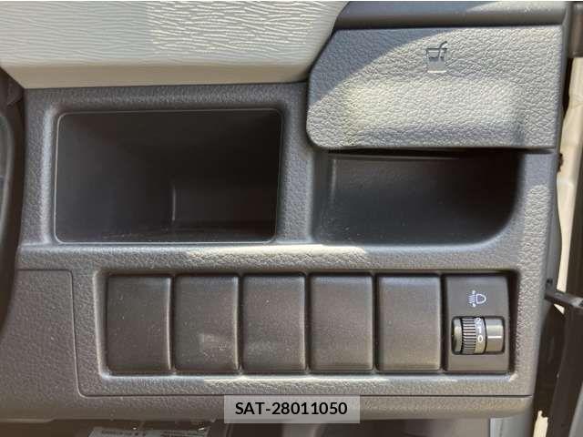 Suzuki WAGON R 2015-11 8369828-3