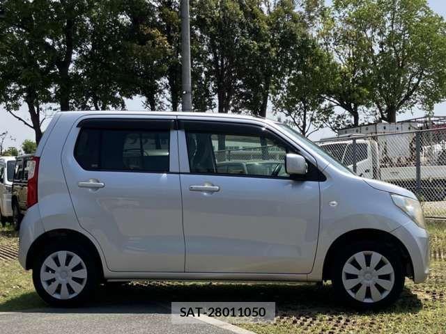 Suzuki WAGON R 2015-11 8369828-8