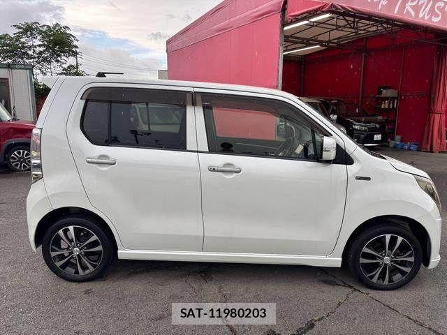 Suzuki WAGON R 2013-08 8369833-3