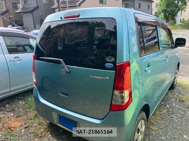 Suzuki WAGON R 2011-10 8372402-3