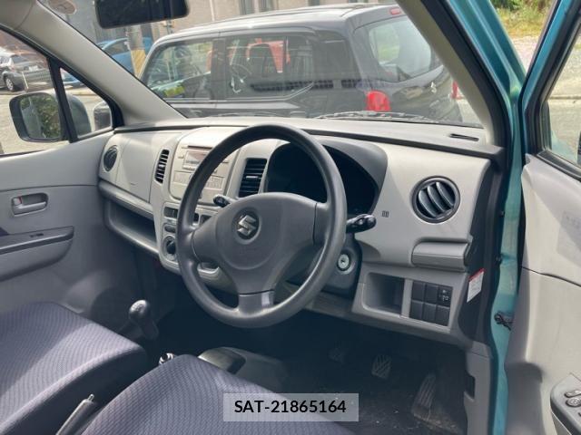 Suzuki WAGON R 2011-10 8372402-8