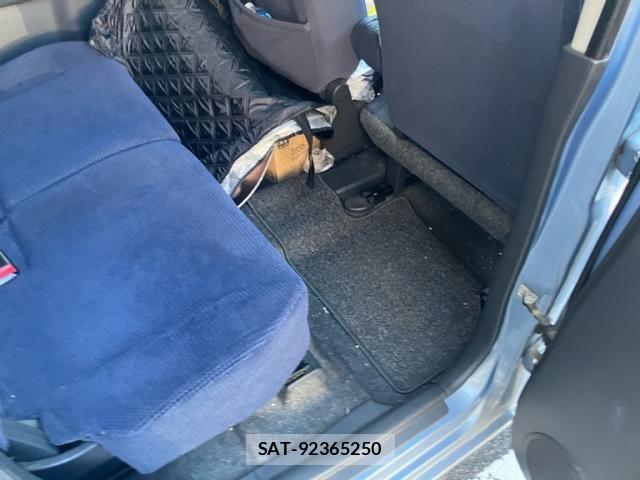 Suzuki WAGON R 2007-10 8415924-21