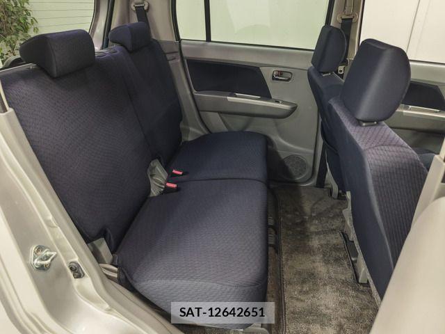 Suzuki WAGON R 2011-06 8415892-6