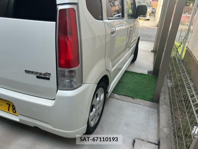 Suzuki WAGON R 2006-01 8528285-2