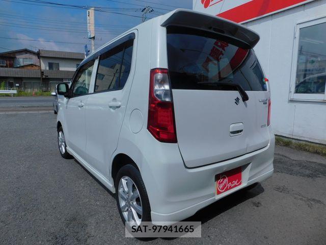 Suzuki WAGON R 2013-10 8564143-4