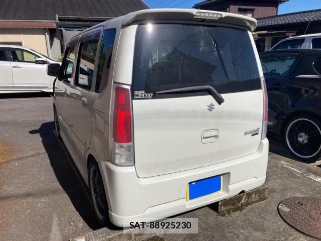 Suzuki WAGON R 2005-12 8564146-4