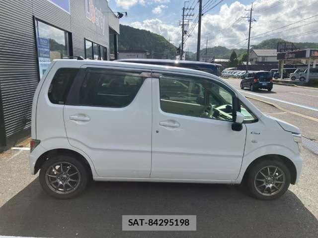 Suzuki WAGON R 2017-12 8629820-7