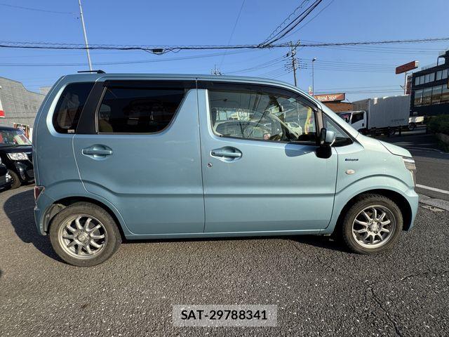 Suzuki WAGON R 2017-04 8629812-3