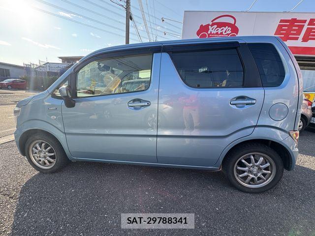 Suzuki WAGON R 2017-04 8629812-7