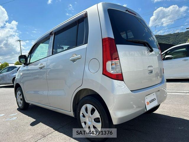 Suzuki WAGON R 2011-08 8686947-8