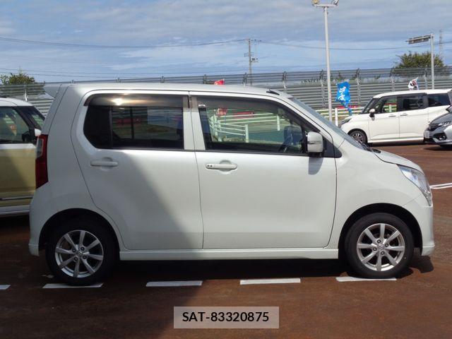 Suzuki WAGON R 2014-03 8746930-4