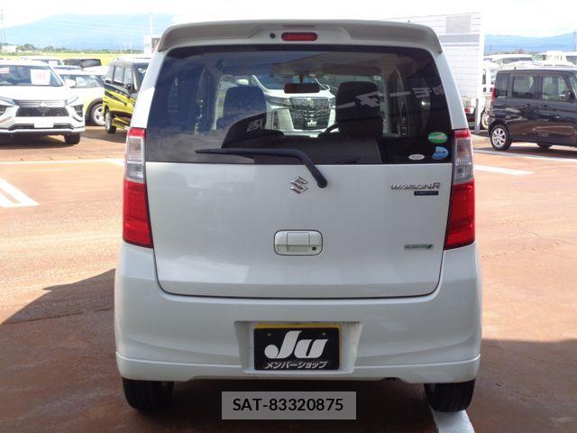 Suzuki WAGON R 2014-03 8746930-6