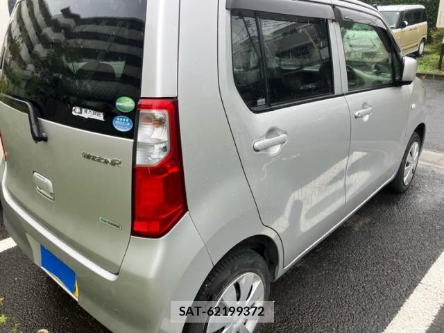 Suzuki WAGON R 2015-10 8746922-6