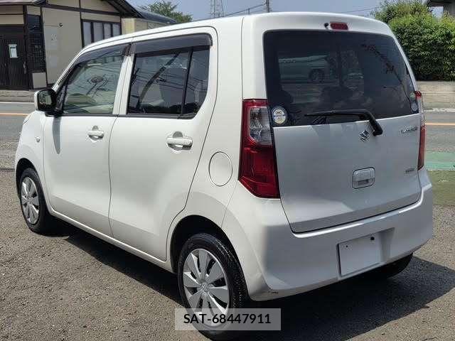 Suzuki WAGON R 2015-06 8832557-7