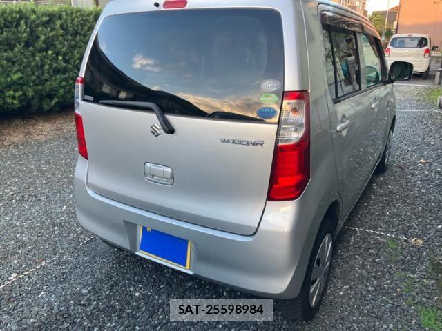 Suzuki WAGON R 2013-12 8832577-2