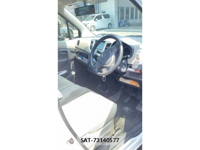 Suzuki WAGON R 2014-02 8832572-8