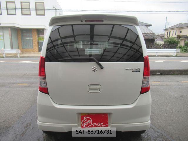 Suzuki WAGON R 2011-12 8832566-11