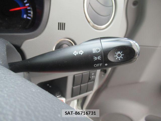 Suzuki WAGON R 2011-12 8832566-19
