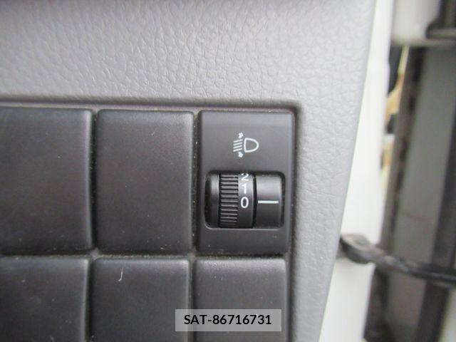 Suzuki WAGON R 2011-12 8832566-24