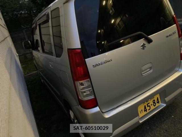 Suzuki WAGON R 2006-12 8832573-4