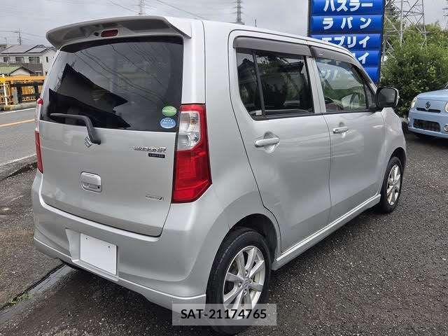 Suzuki WAGON R 2013-05 8832560-9
