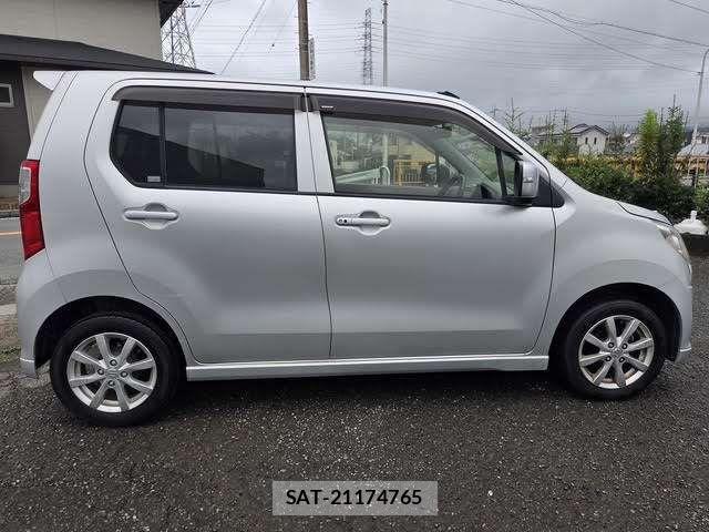 Suzuki WAGON R 2013-05 8832560-11