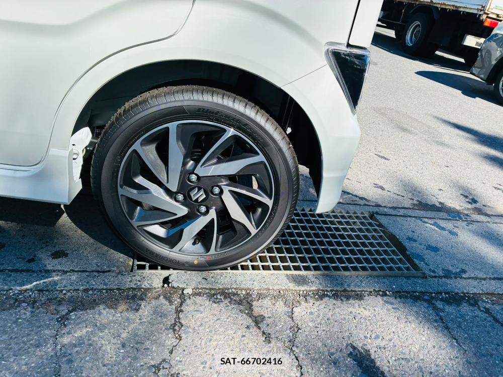Suzuki WAGON R 2026-08 8828212-29