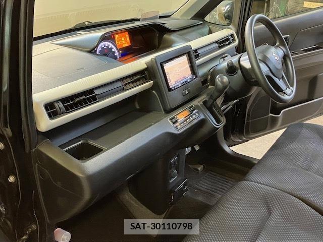 Suzuki WAGON R 2017-02 6818083-13