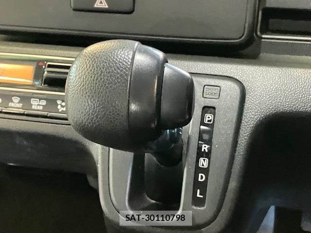Suzuki WAGON R 2017-02 6818083-26