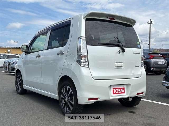 Suzuki WAGON R 2014-01 6915542-24