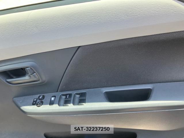 Suzuki WAGON R 2015-12 8039272-18