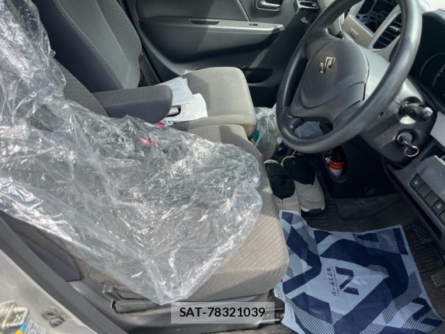 Suzuki WAGON R 2015-12 8102804-11