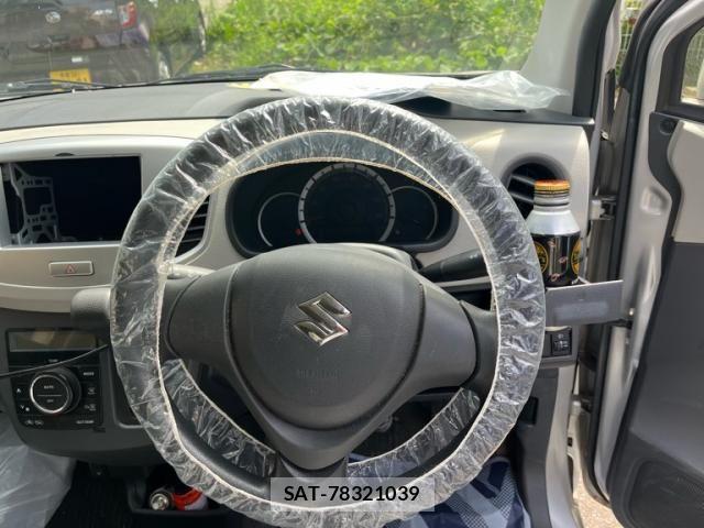 Suzuki WAGON R 2015-12 8102804-12