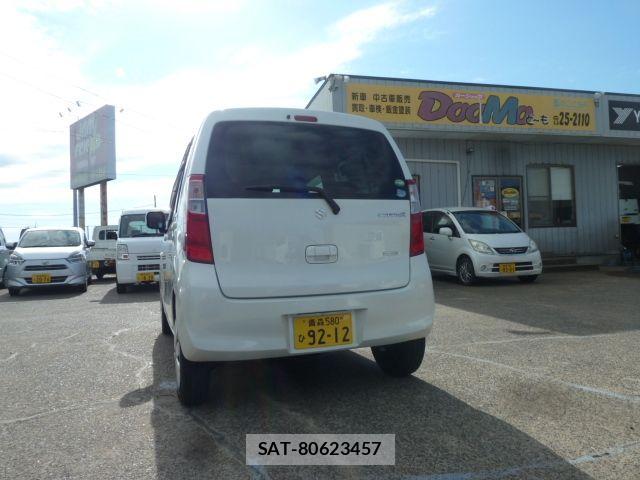 Suzuki WAGON R 2015-06 8133087-1