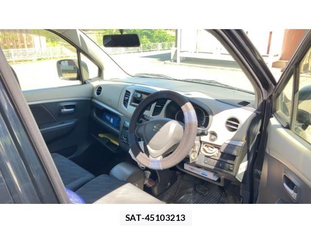 Suzuki WAGON R 2014-04 8247199-12