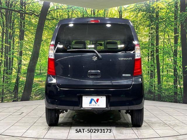 Suzuki WAGON R 2013-12 8318190-15