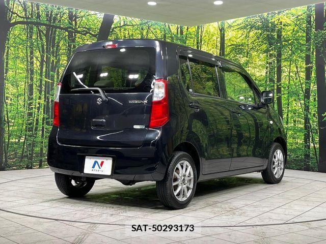 Suzuki WAGON R 2013-12 8318190-17
