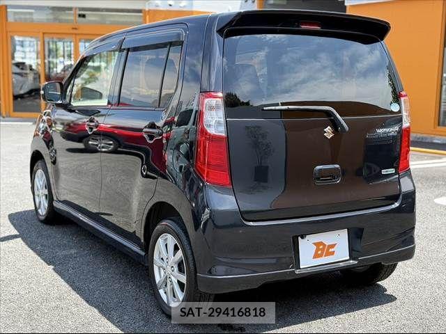 Suzuki WAGON R 2014-08 8318192-12