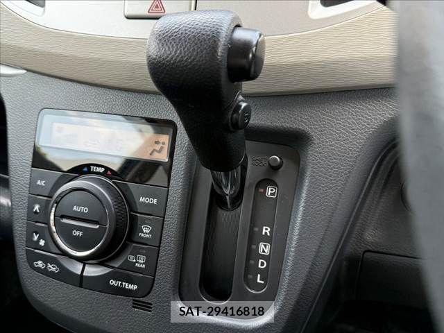 Suzuki WAGON R 2014-08 8318192-25