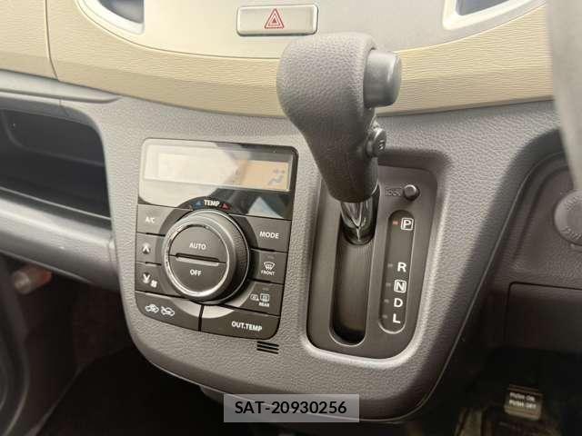 Suzuki WAGON R 2013-08 8369851-28